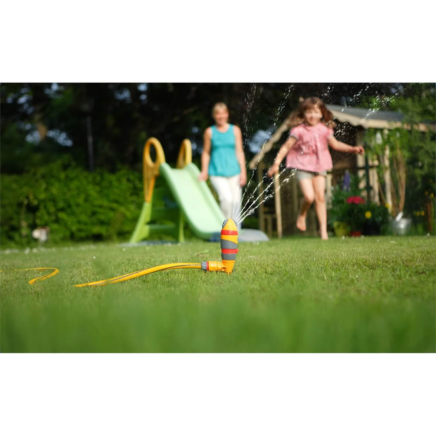 Hozelock Round Garden Sprinkler Pro 314m² 2 Hozelock Round Garden Sprinkler Pro 314m² - Image 2